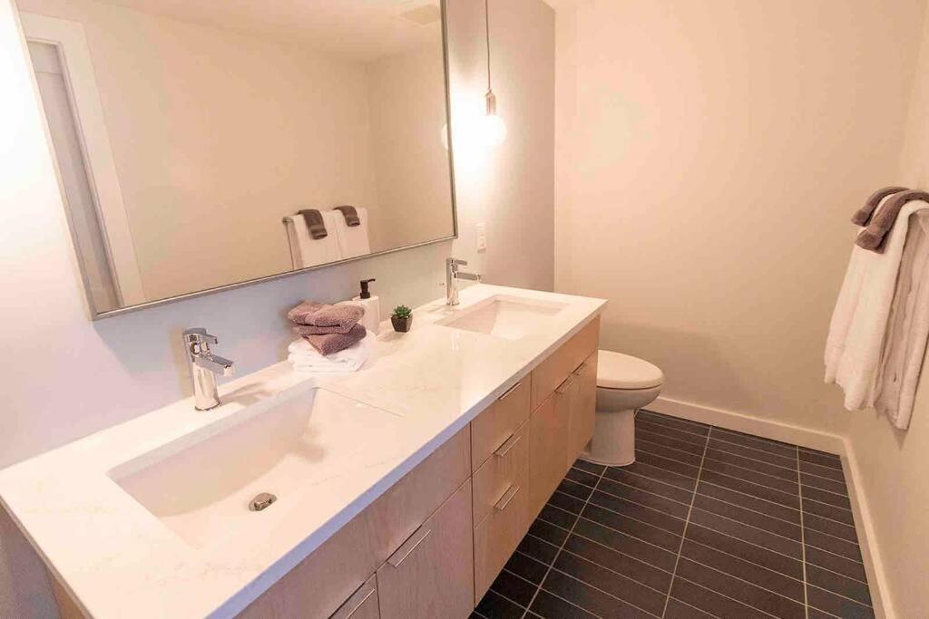 Spacious 2 Bed 2 Bath Downtown Otr Condo Minutes Walk To The Reds Bengals Stadium & More! Cincinnati Luaran gambar